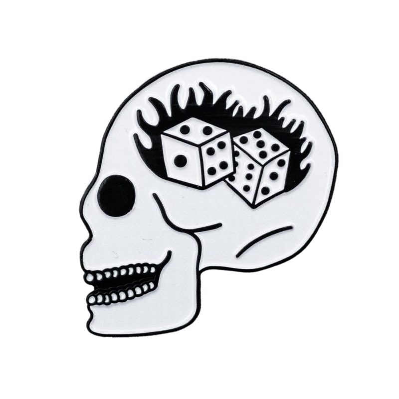 skull dice pin enamel pin 724756